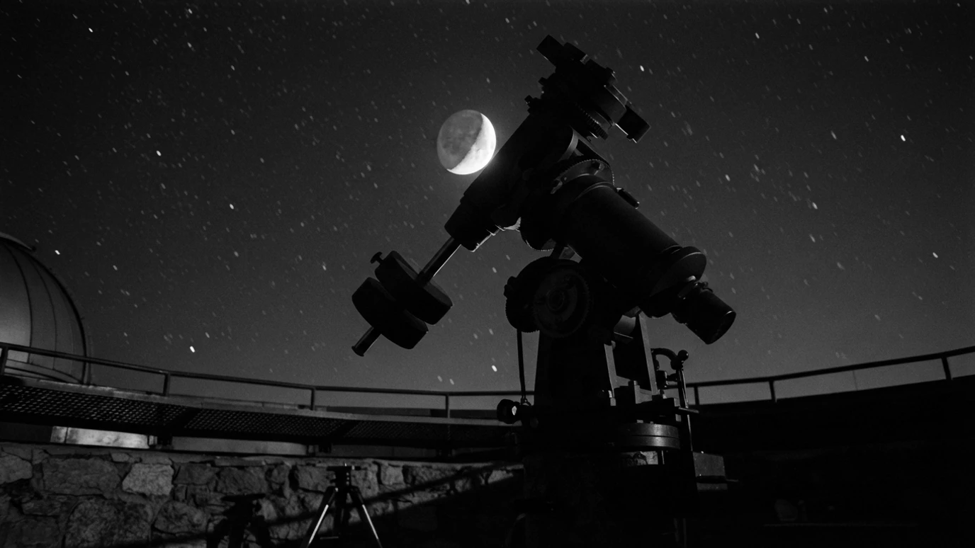 Sculpting the Invisible: Measuring Dark Matter Halo Geometry Using Only Starlight